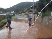 BAŞKÖY - Alanya'da Yağmurla Mücadele Gece De Sürdü