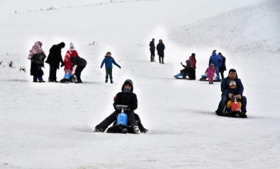 Bilgehane Öğrencilerinin Kayak Sevinci