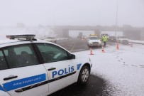 YAĞMURLU - Kayseri'de Ulaşıma Kar Ve Tipi Engeli