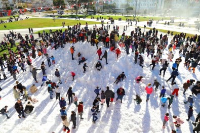 Manavgat'da Çocukların Kamyon Kamyon Kar Coşkusu