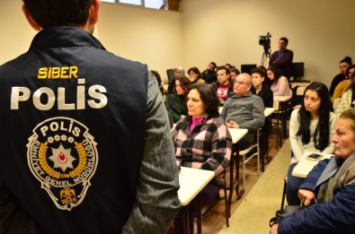 Polisten 'Mavi Balina' Semineri