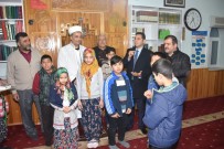 YARIYIL TATİLİ - Sabah Namazına Gelen Çocuklar Ödüllendirildi