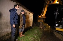 YARDIM TALEBİ - Sel Mağduru Vatandaşın İmdadına Büyükşehir Yetişti