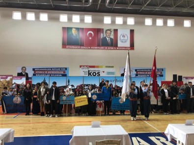 Diyarbakır'da Halk Oyunları Müsabakaları Sona Erdi