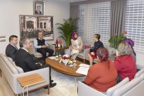 KALENDER - Vali Demirtaş'tan Anne Meclisi Derneğine Destek