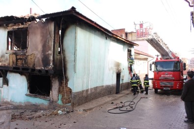 Yangında Baba Oğul Feci Şekilde Can Verdi