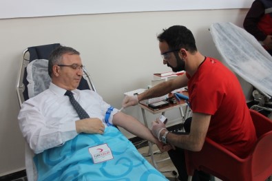 'Acil' Kan Bağışı Çağrısına Elazığ Polisinden Destek