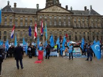 UYGUR TÜRKLERİ - Amsterdam'da Doğu Türkistan'daki Zulüm Protesto Edildi