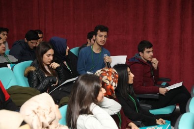Gaziosmanpaşalı Gençler Eğitim Ve Kariyer Buluşmaları'yla Geleceğini Planlıyor