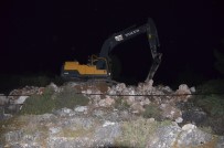 KAÇAK KAZI - İş Makinesiyle Define Avı Jandarmaya Takıldı