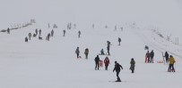 KARACADAĞ - Karacadağ'da Öğrencilerin Kayak Keyfi