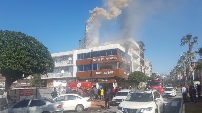 Mangal Ateşinden Çıkan Yangında 3 İşçi Dumandan Etkilendi