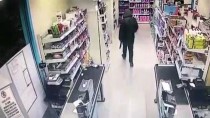 SİLAHLI SOYGUN - Marketteki Soygun Güvenlik Kamerasına Yansıdı