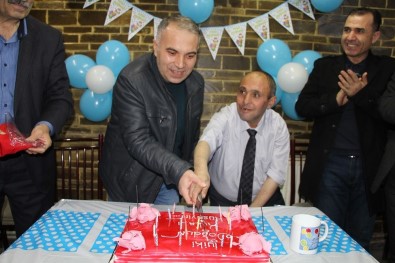 Meslek Liselilerden Engelli Vatandaşa Doğum Günü Sürprizi