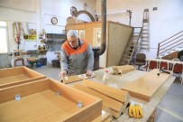 KITAPLıK - Nevşehir Belediyesi Parkların Dekoratif Ürünlerini Üretiyor