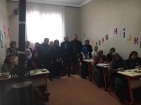 EMINE ERDOĞAN - Okuma Yazma Kursunu Bitirenler Belgeleri Verildi