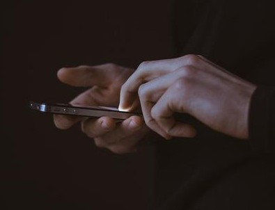 Ortam dinlemesine 'Kapalı Mikrofon' önlemi