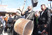 İBRAHİM TATLISES - Romanlardan Yücel Yılmaz'a Büyük Destek