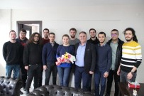ÜMIT BAHTIYAR - Ümit Bahtiyar Üniversite Öğrencileri İle Bir Araya Geldi