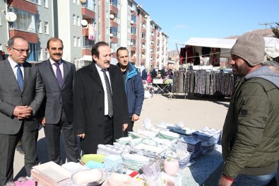 Vali Pehlivan Semt Pazarı Esnafını Ziyaret Etti
