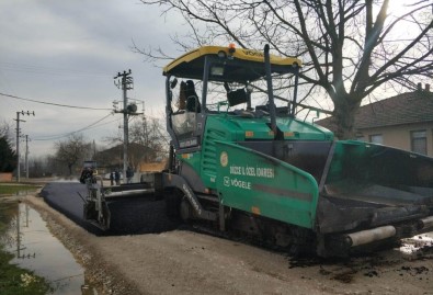 Düzce'de Köy Yollarında Asfalt Çalışması