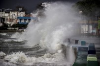 KÜÇÜKKUYU - Kuzey Ege'de Lodos Hayatı Felç Etti