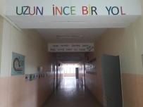 TÜRK DİLİ VE EDEBİYATI - Okul Koridoru 'Edebiyat Sokağı'na Dönüştü