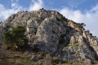 CELAL BAYAR ÜNIVERSITESI - Üniversite Öğrencisinin Ölümü İlçeyi Yasa Boğdu