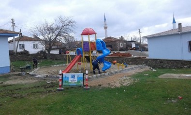 Yunusemre'deki Çocuk Oyun Parkları Yenileniyor