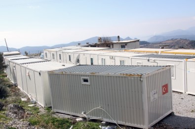 Zeytinköy'de Ev Bekleyişi Sürüyor