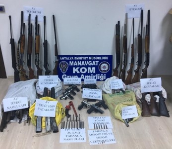 Antalya'da Silah Kaçakçılarına Operasyon