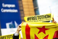 FLAMAN - Brüksel'de Yüzlerce Kişi Katalan Politikacılara Destek İçin Yürüdü