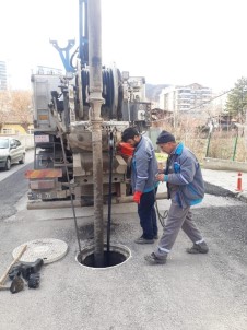 Çankırı'da Yağmursuyu Ve Kanalizasyon Hatları Temizleniyor