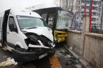 Diyarbakır'da Servis Minibüsü İle Halk Otobüsü Çarpıştı Açıklaması 13 Yaralı