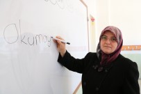 OKUMA YAZMA SEFERBERLİĞİ - Ehliyet Alabilmek İçin Okuma Yazma Öğreniyor