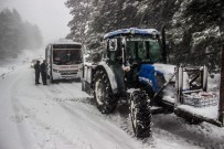 KAR LASTİĞİ - (Özel) Kar Yolları Kapattı, Kazdağları'nda Onlarca Araç Mahsur Kaldı