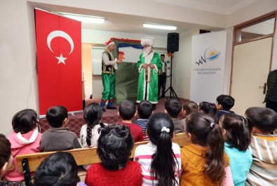 Van Büyükşehir Belediyesi, Tiyatro Oyunuyla Çevre Eğitimi Veriyor