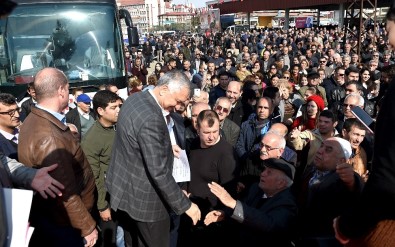 Yeşiloba Kapalı Semt Pazarına Kavuştu