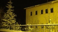 ELVERİŞSİZ HAVA - Ahlat Ve Tatvan'da Okullara Kar Tatili