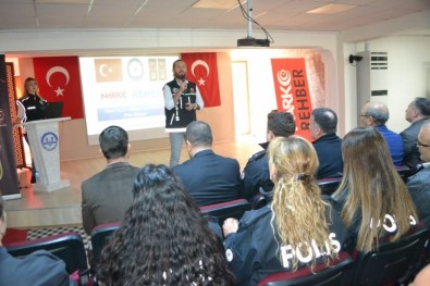 Bozyazı'da Madde Kullanımıyla Mücadele Anlatıldı