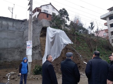 Giresun'da İnşaat Temelinde Heyelan Meydan Geldi, Çevre Evler Boşaltıldı