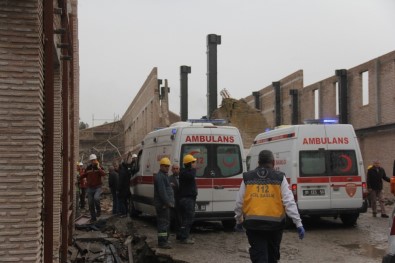 Müze İnşaatında Duvar Çöktü İşçiler Basın Mensuplarına Saldırdı
