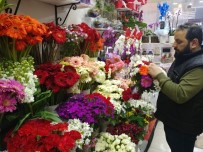 UMUTLU - (Özel) Çiçekçiler 14 Şubat'tan Umutlu