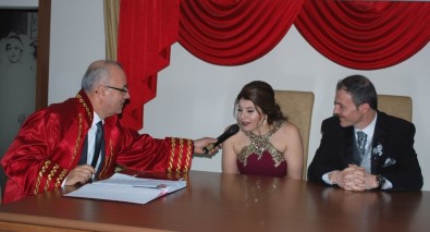 Salihli'de 16 Çift, Nikah İçin 14 Şubat'ı Seçti