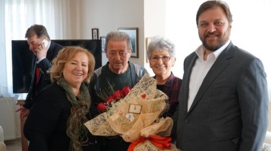 AK Partili Yazıcı'dan 56 Yıllık Evli Çifte Ziyaret