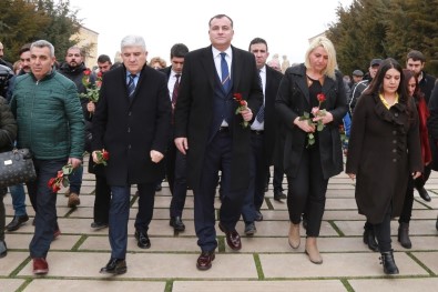 Çankaya Belediye Başkanı Taşdelen'den Sevgililer Günü'nde Anıtkabir'e Ziyaret