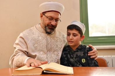 Diyanet İşleri Başkanı Erbaş, Kur'an Kursunun Açılışını Yaptı