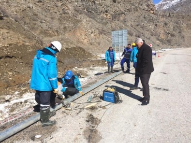 Dondurucu Soğukta Çalışan İşçilere Müdürden Çay Servisi