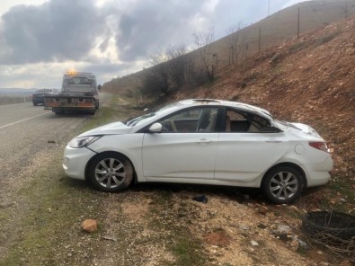 Gercüş'te Yoldan Çıkan Otomobil Takla Attı Açıklaması 3 Yaralı