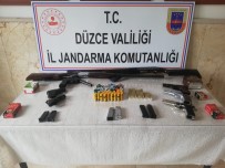 RUHSATSIZ SİLAH - Jandarmadan Ruhsatsız Silah Baskını